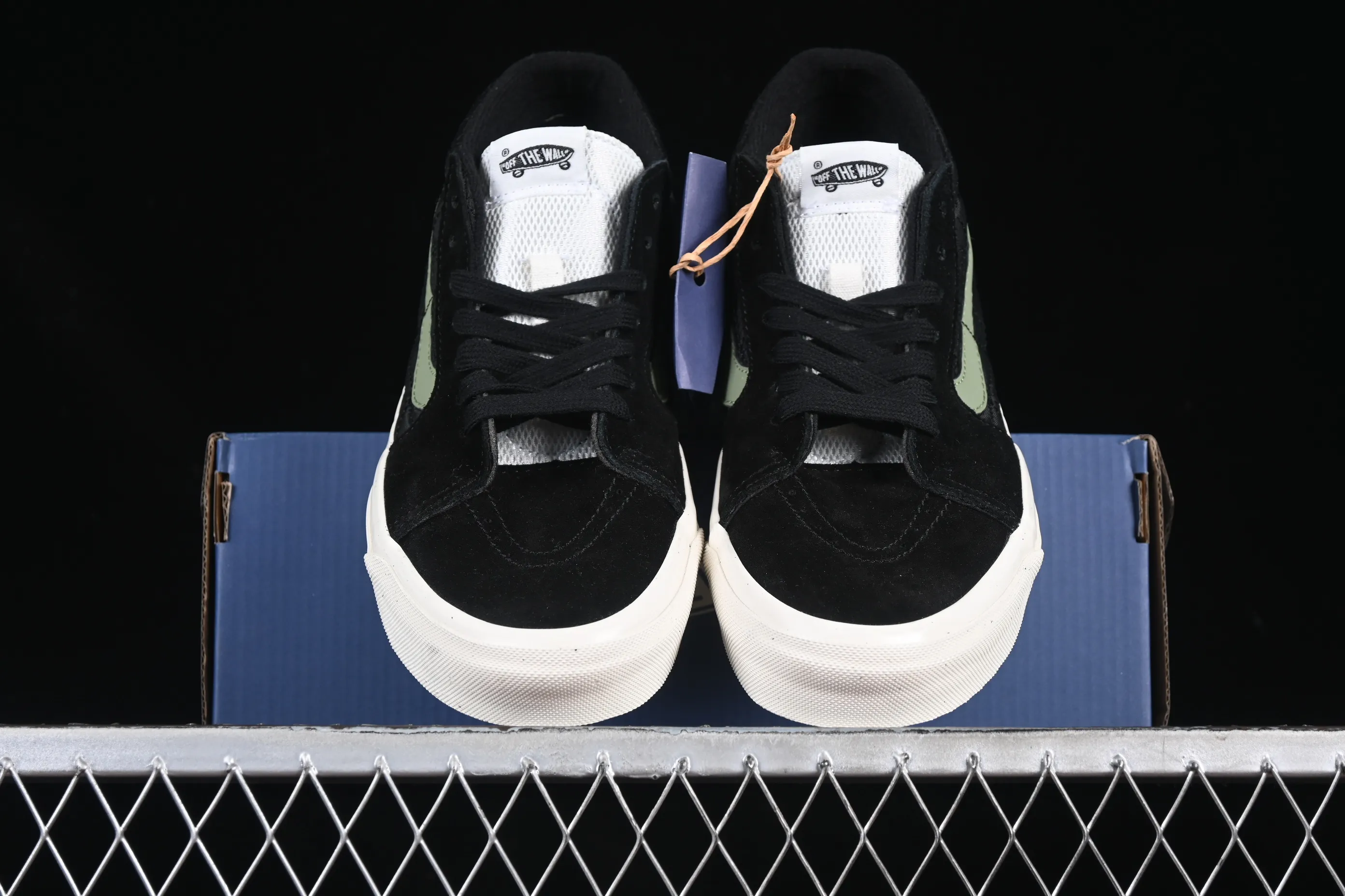 All categories Vans Vans series Vans Mid Vans China Vans Premium Sk8-Mid Vans official retro casual mid-top skateboard shoes VN000CQQBLK